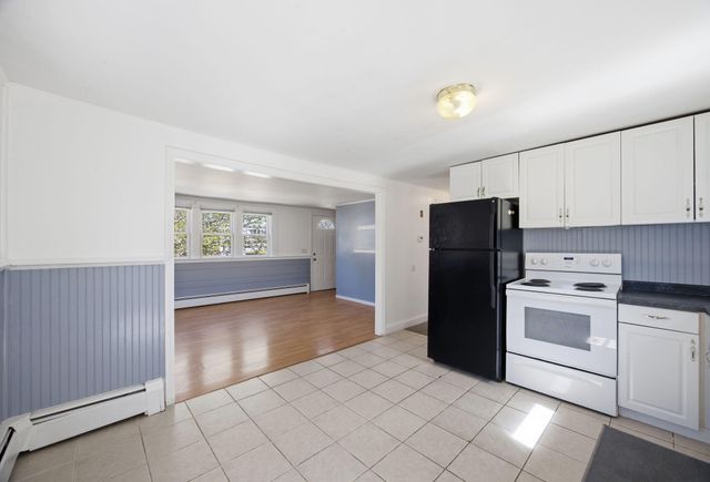 14 Saint Anns Lane, Falmouth, MA 02540