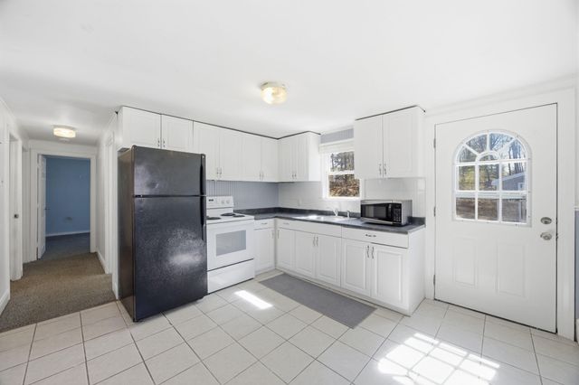 14 Saint Anns Lane, Falmouth, MA 02540