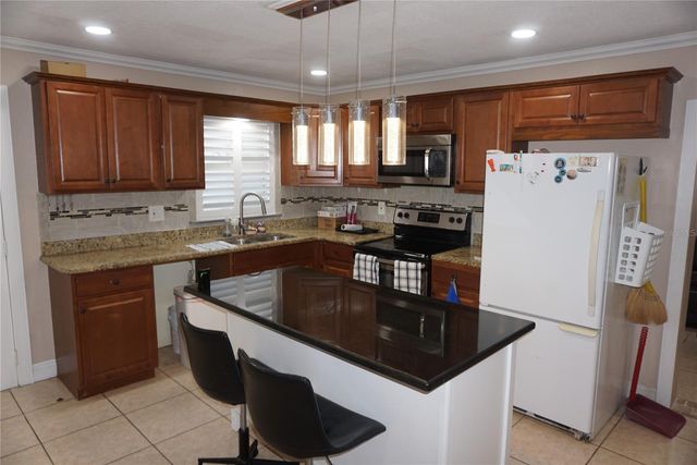 4280 69TH AVENUE N, Pinellas Park, FL 33781