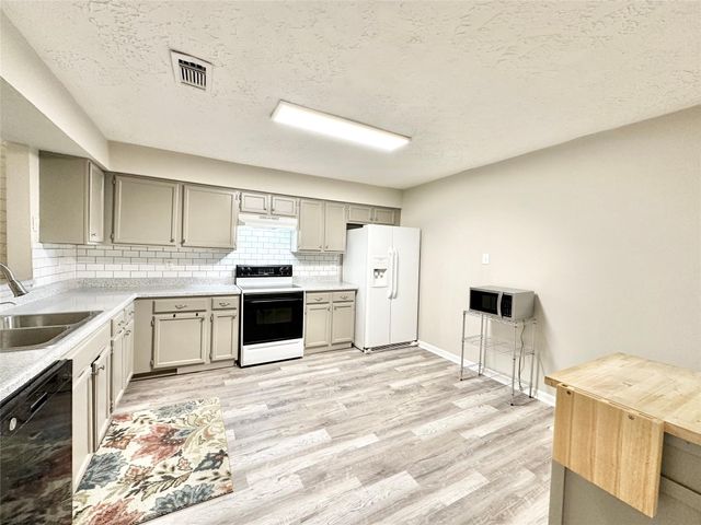 12006 Fork Creek Drive, Houston, TX 77065
