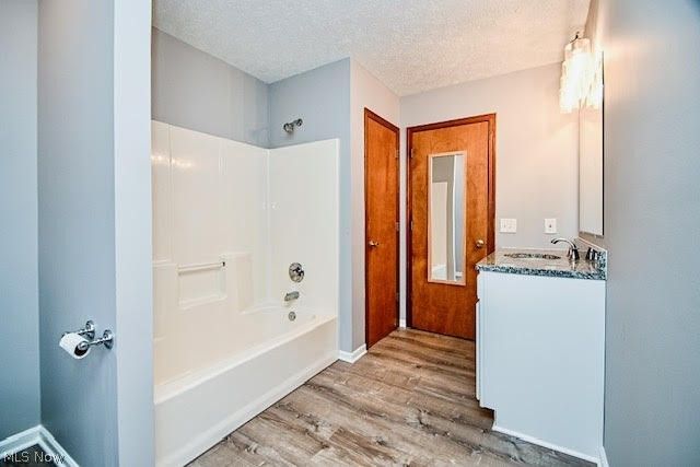 2391 Libra Circle SW, Canton, OH 44706