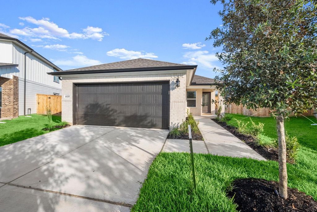 16529 Breezy Knoll Court, Conroe, TX 77302