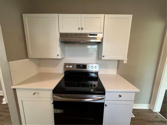 2819 E 63rd Street, Kansas City, MO 64130