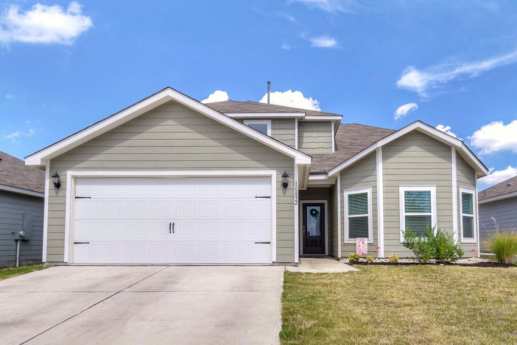 10852 Copper Hills Lane, Fort Worth, TX 76108