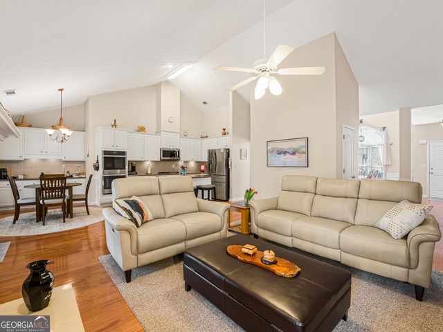 4543 Austin Hills Drive, Suwanee, GA 30024