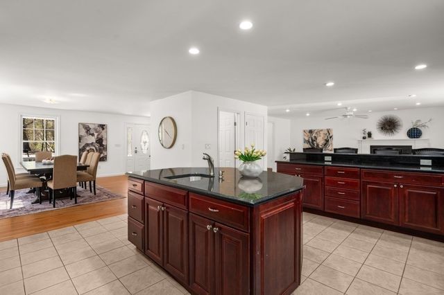 41 Merrimac St, Woburn, MA 01801