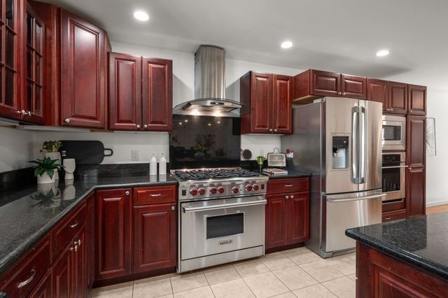 41 Merrimac St, Woburn, MA 01801