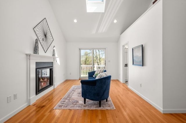 41 Merrimac St, Woburn, MA 01801