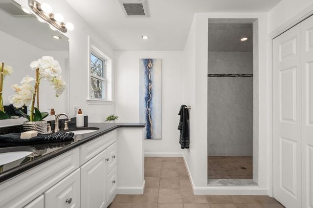 41 Merrimac St, Woburn, MA 01801