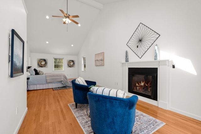 41 Merrimac St, Woburn, MA 01801