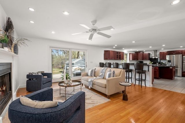 41 Merrimac St, Woburn, MA 01801