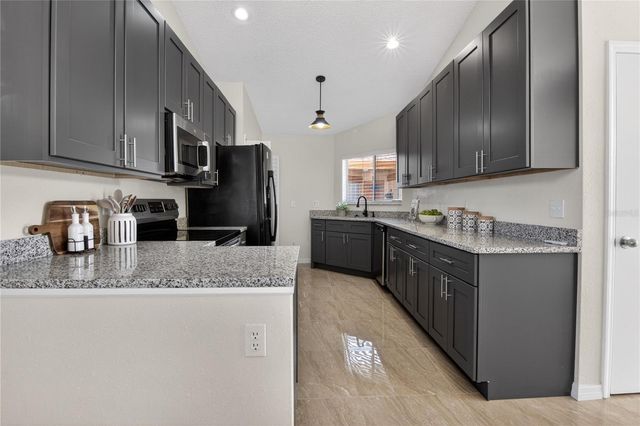 1484 AVLEIGH CIRCLE, Orlando, FL 32824