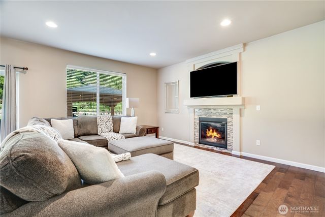 5913 164th Avenue Ct E, Sumner, WA 98390