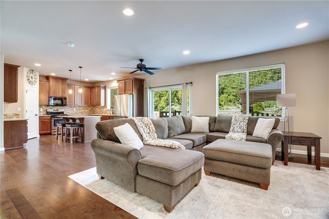 5913 164th Avenue Ct E, Sumner, WA 98390