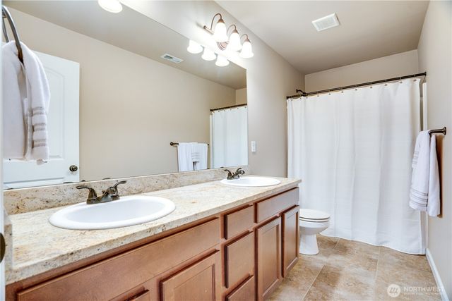 5913 164th Avenue Ct E, Sumner, WA 98390