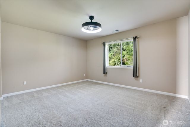 5913 164th Avenue Ct E, Sumner, WA 98390