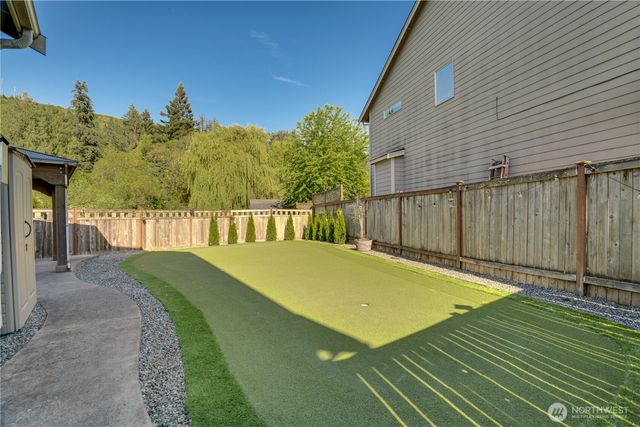 5913 164th Avenue Ct E, Sumner, WA 98390