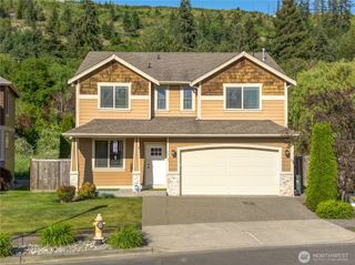 5913 164th Avenue Ct E, Sumner, WA 98390