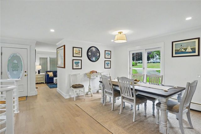 20 Roxbury Road, Narragansett, RI 02882