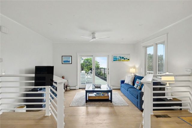 20 Roxbury Road, Narragansett, RI 02882