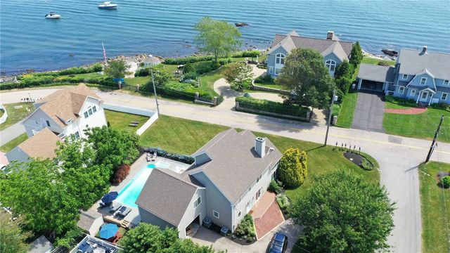 20 Roxbury Road, Narragansett, RI 02882