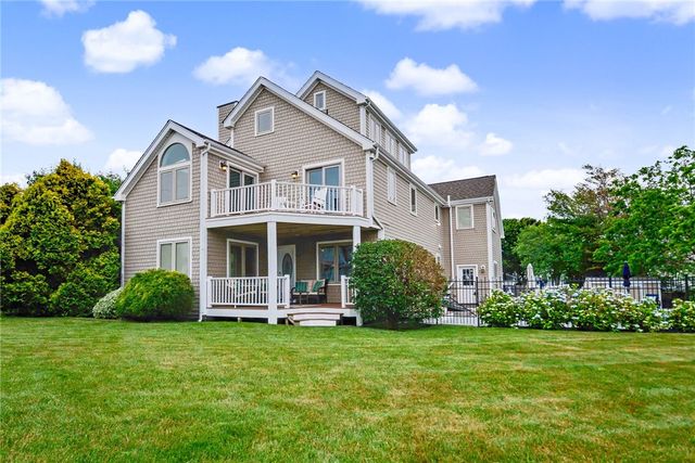 20 Roxbury Road, Narragansett, RI 02882