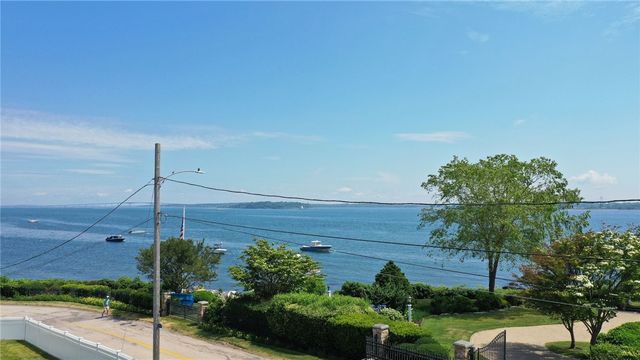 20 Roxbury Road, Narragansett, RI 02882
