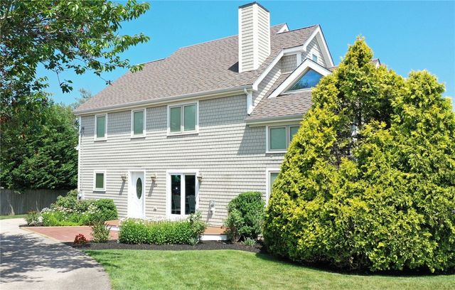 20 Roxbury Road, Narragansett, RI 02882