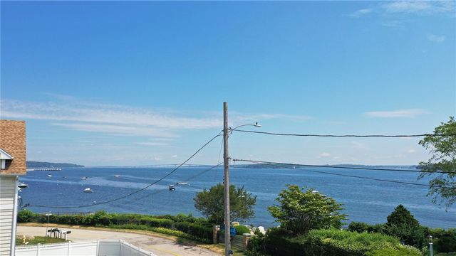 20 Roxbury Road, Narragansett, RI 02882