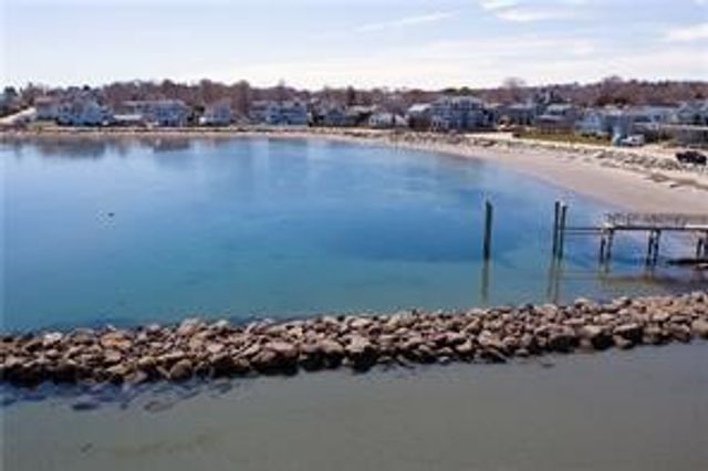 20 Roxbury Road, Narragansett, RI 02882