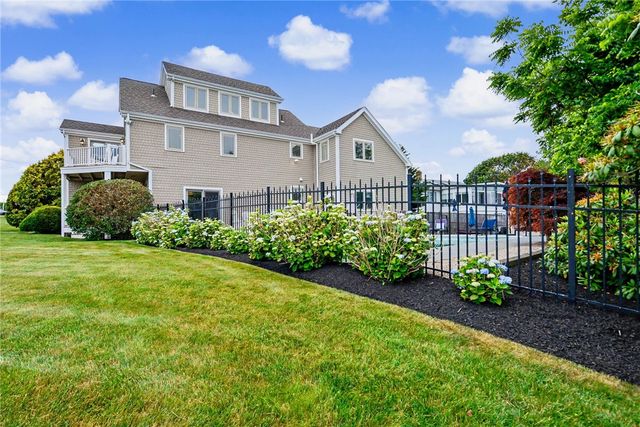 20 Roxbury Road, Narragansett, RI 02882