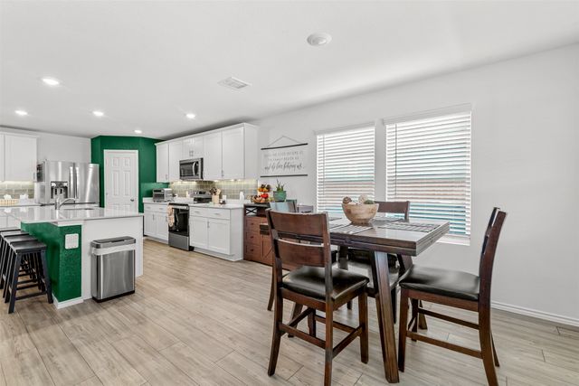 2101 Winding Creek Way, Denton, TX 76208