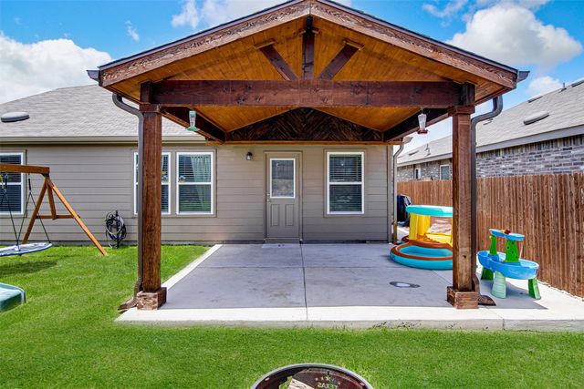 2101 Winding Creek Way, Denton, TX 76208