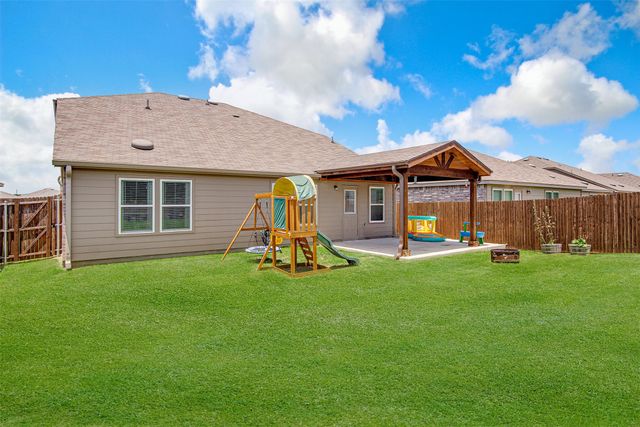 2101 Winding Creek Way, Denton, TX 76208