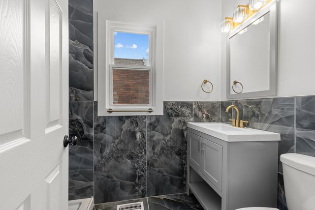 6407 S Paulina Street, Chicago, IL 60636
