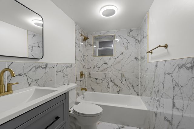 6407 S Paulina Street, Chicago, IL 60636