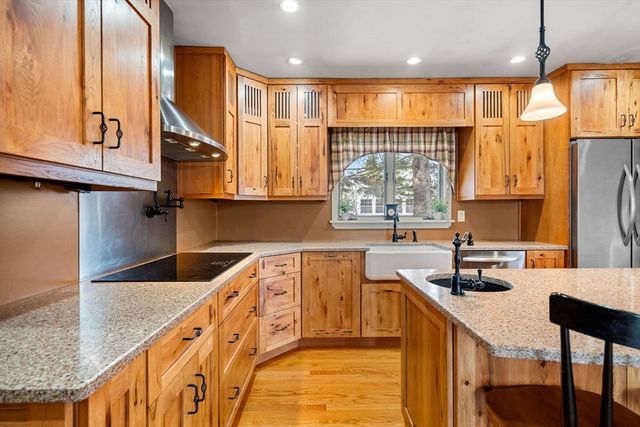 145 Forest St, Haverhill, MA 01832