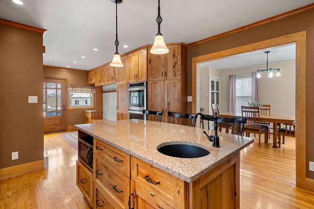 145 Forest St, Haverhill, MA 01832