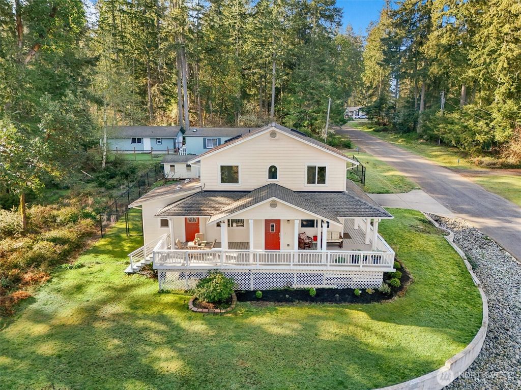 10520 100th Street Ct, Anderson Island, WA 98303