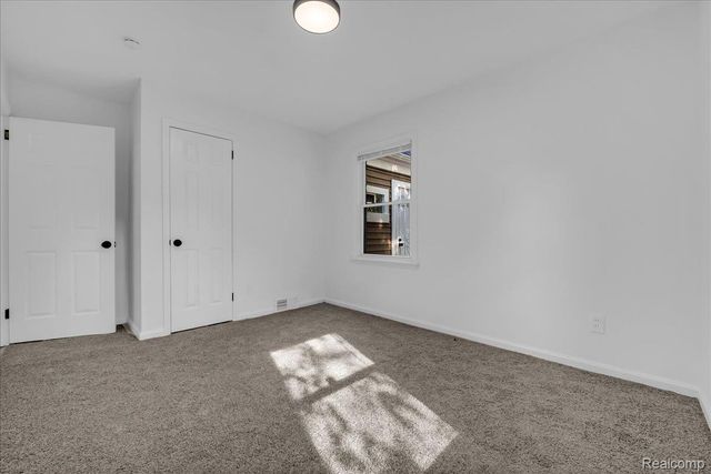 16546 Sussex St, Detroit, MI 48235