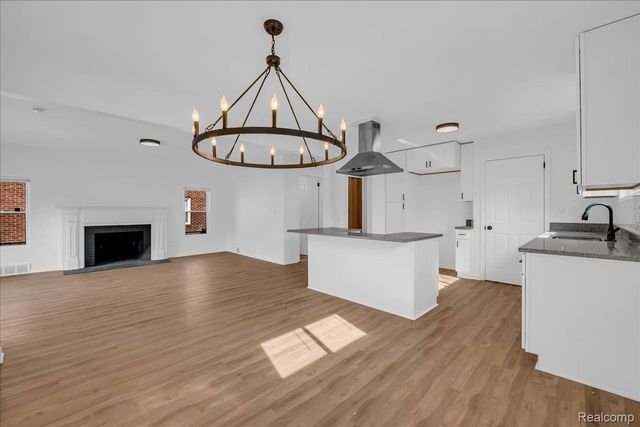 16546 Sussex St, Detroit, MI 48235