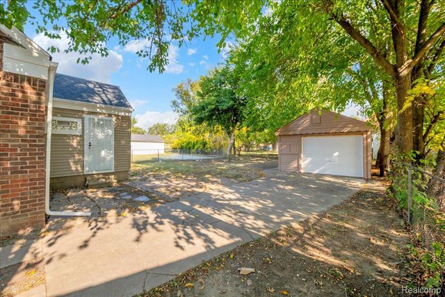 16546 Sussex St, Detroit, MI 48235