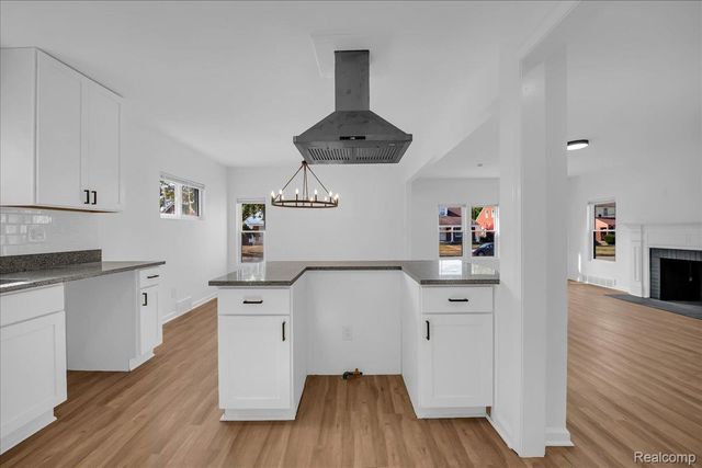 16546 Sussex St, Detroit, MI 48235