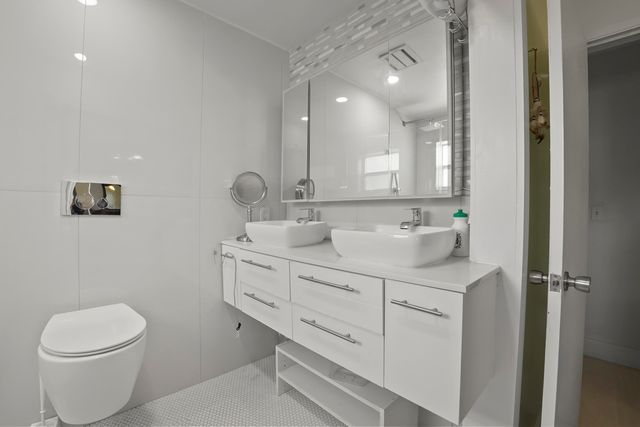1737 N 14th Avenue N, Lake Worth Beach, FL 33460