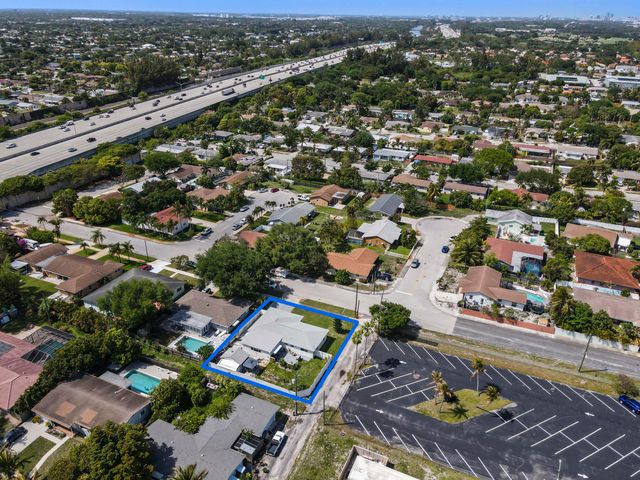 1737 N 14th Avenue N, Lake Worth Beach, FL 33460