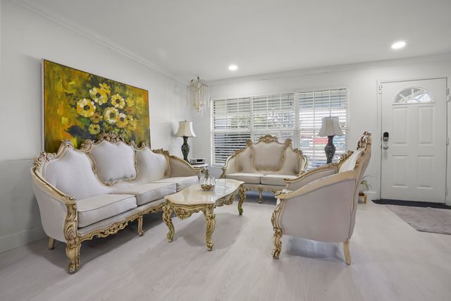 1737 N 14th Avenue N, Lake Worth Beach, FL 33460