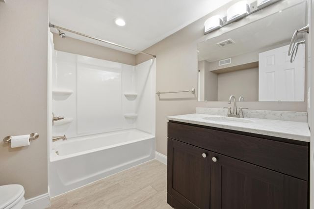 813 17th Street S, Fargo, ND 58103