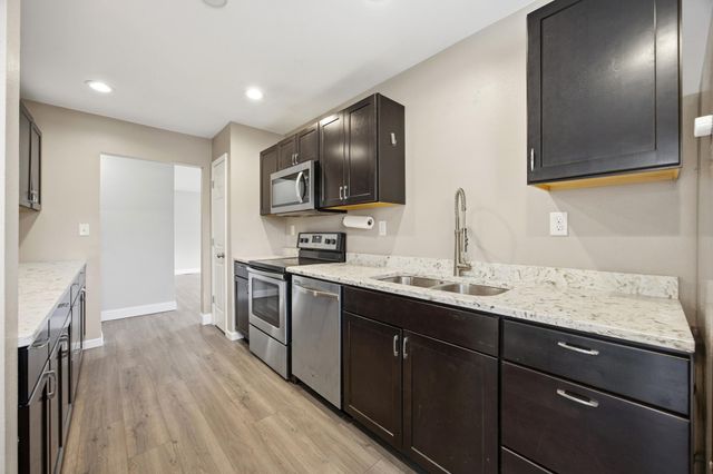 813 17th Street S, Fargo, ND 58103