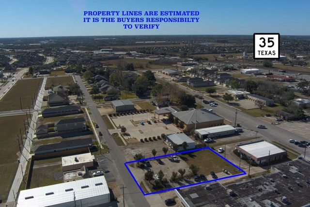 2408 & 2409 S Park Avenue, Pearland, TX 77581