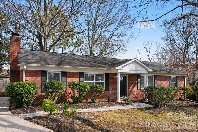 8205 Meadowind Circle, Charlotte, NC 28226